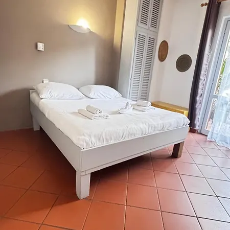 La Bastide 2* Ле-Лаванду