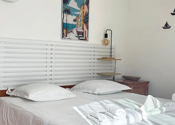 La Bastide 2* לה לבאנדו